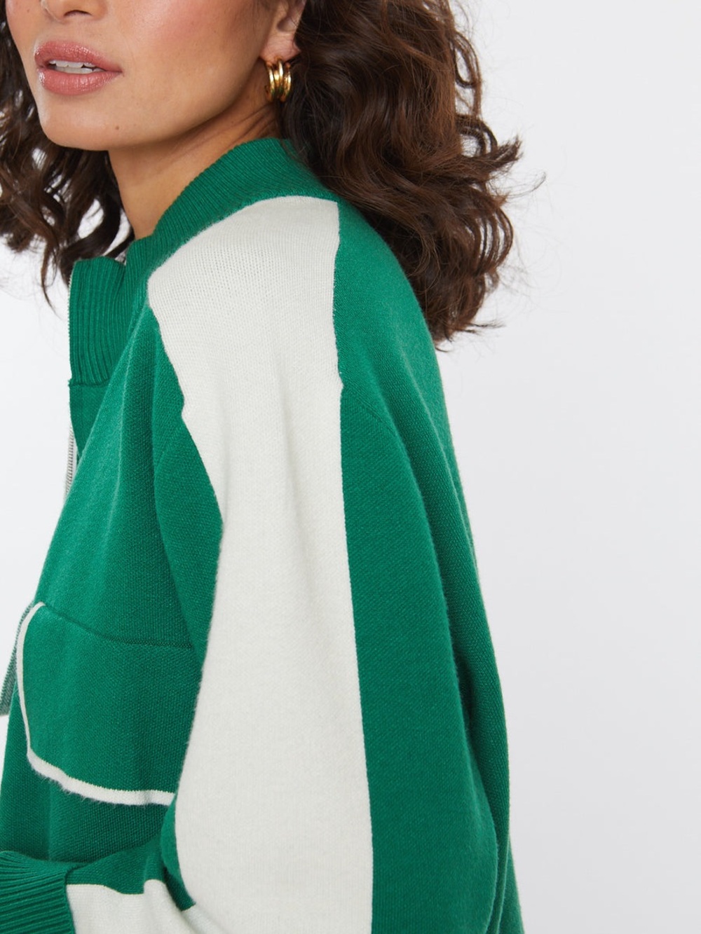 FRENCHMAUVE Clio
Colorblock Sweater - Picture 7 of 7